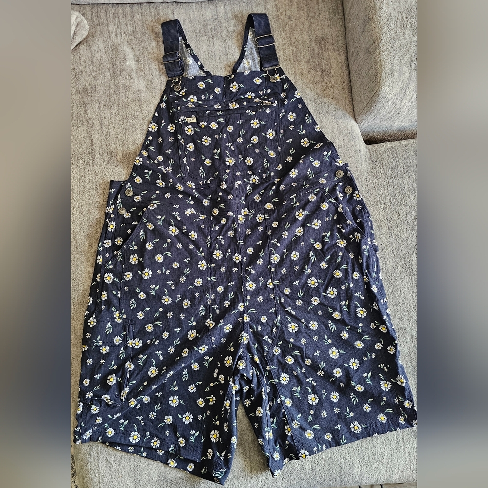 Duluth Heirloom Floral Gardening Utility Cargo Overall Shorts